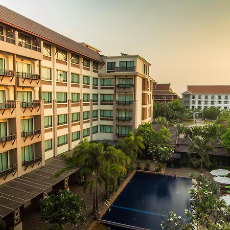 โรงแรมรอยัล เอมไพร์ พรีเมียม เสียมราฐ ภายนอก รูปภาพ