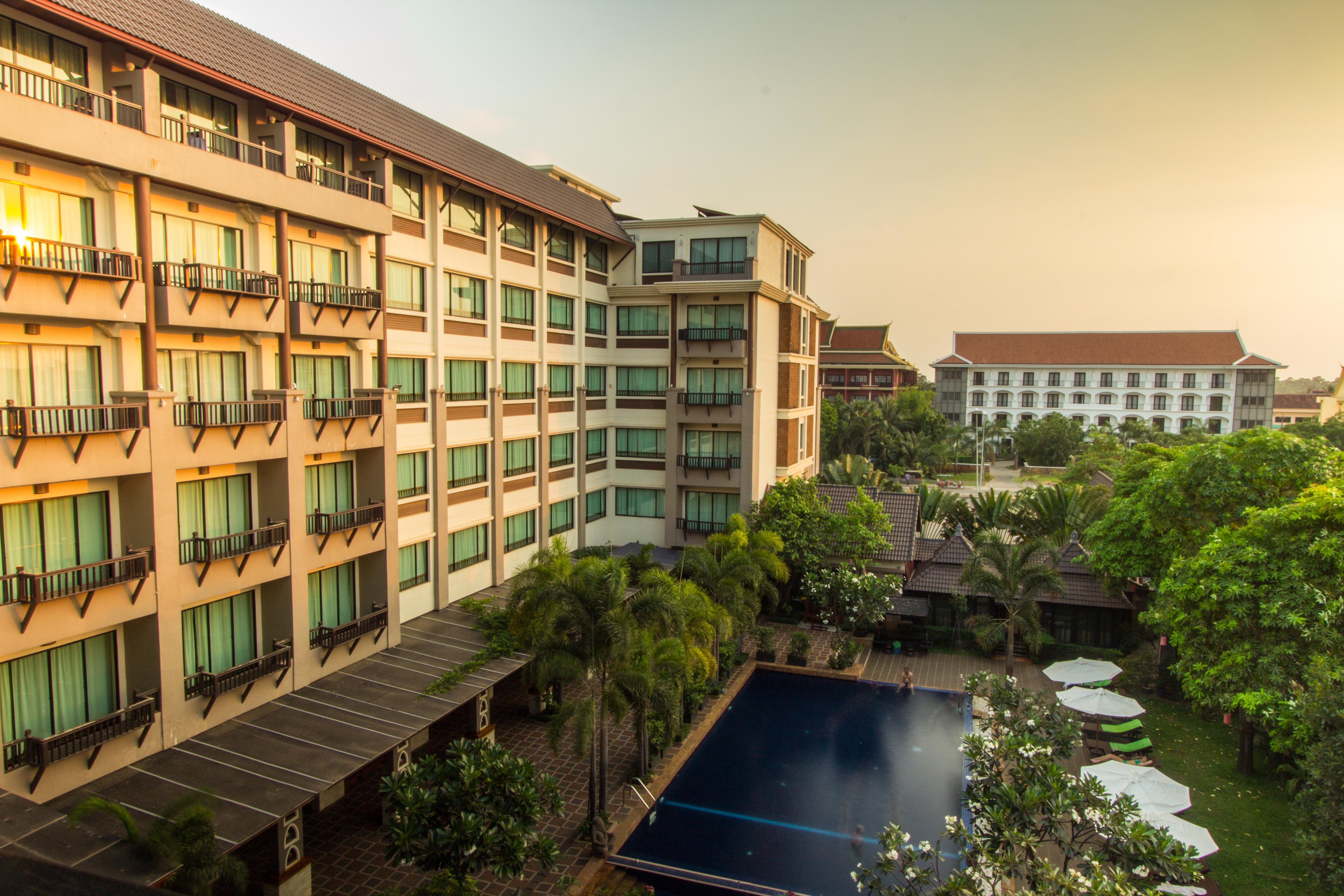 โรงแรมรอยัล เอมไพร์ พรีเมียม เสียมราฐ ภายนอก รูปภาพ