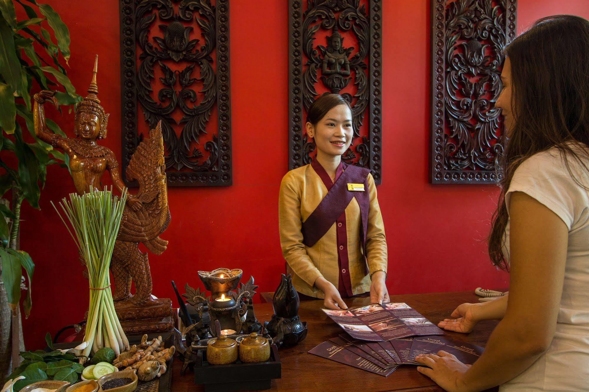โรงแรมรอยัล เอมไพร์ พรีเมียม เสียมราฐ ภายนอก รูปภาพ